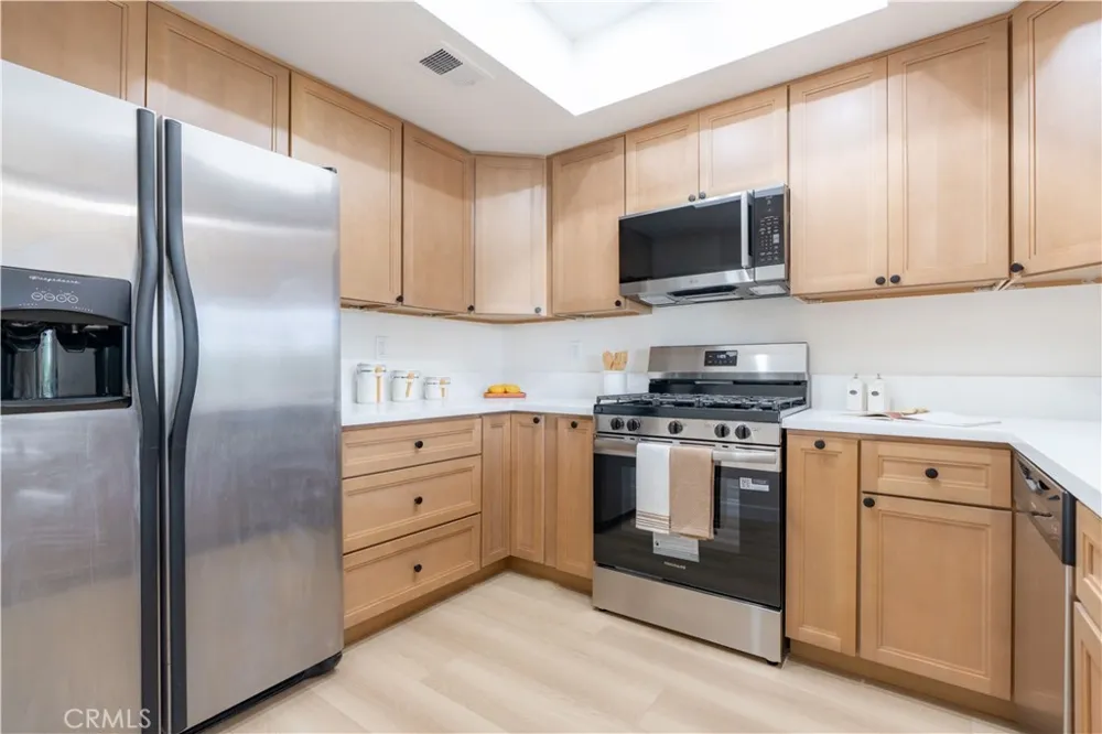 484 S Euclid #202 Pasadena, CA 91101