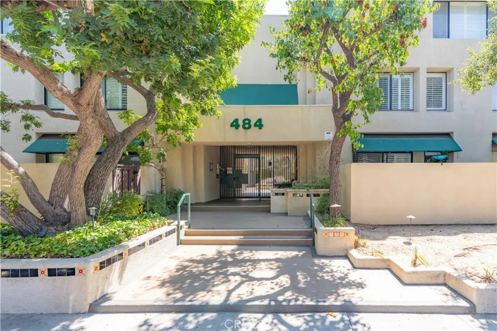 484 S Euclid #202 Pasadena, CA 91101