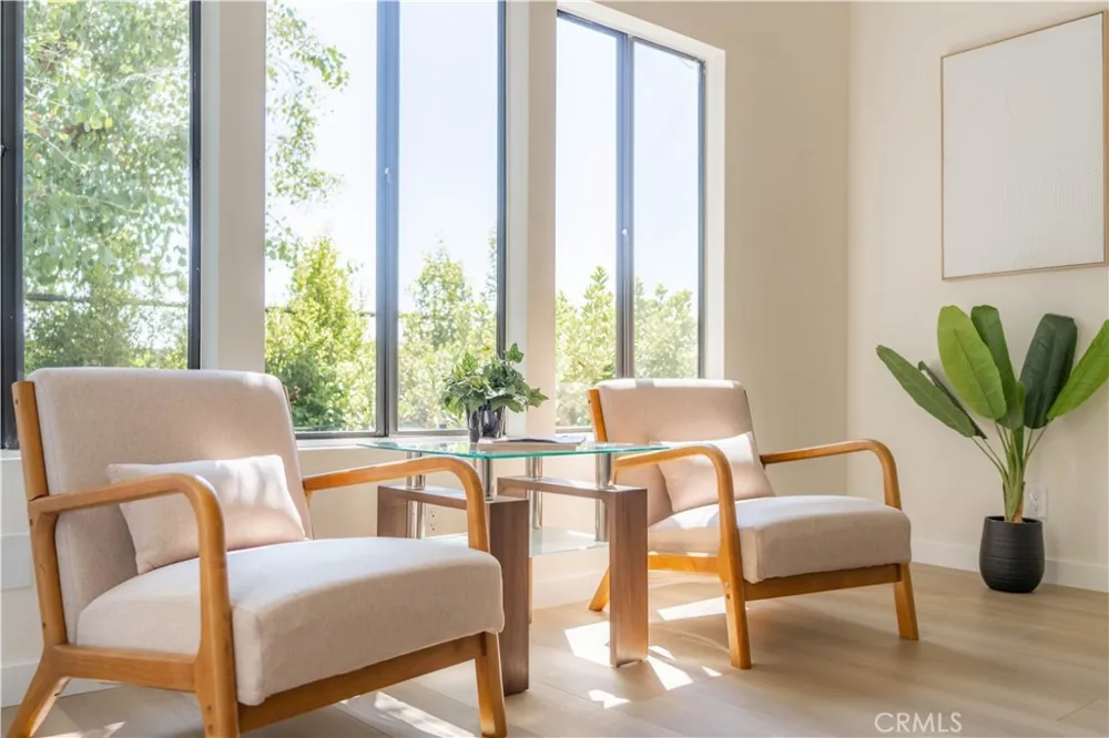 484 S Euclid #202 Pasadena, CA 91101