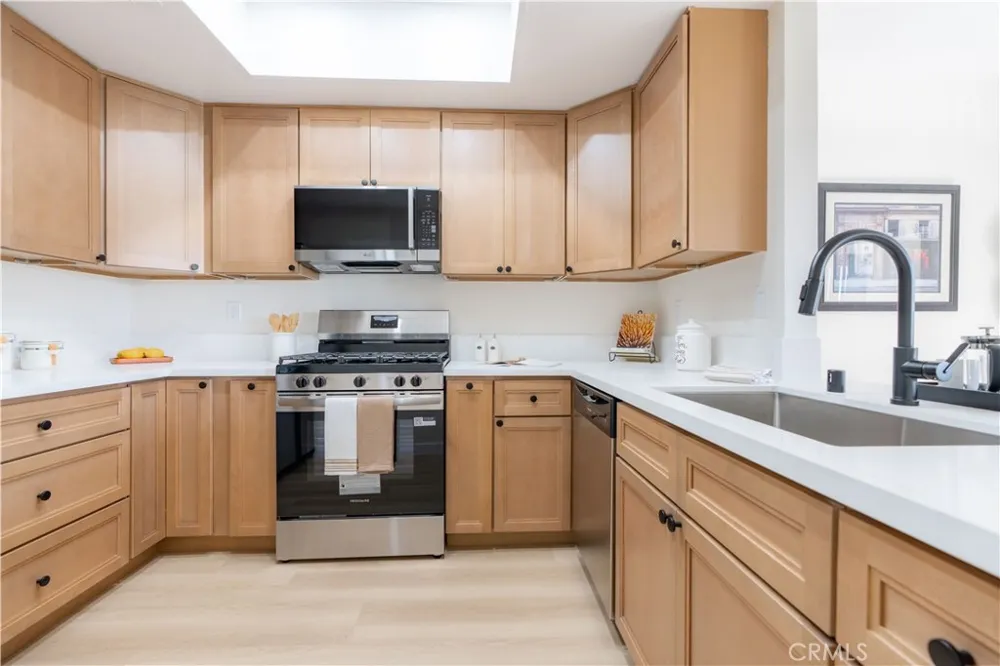 484 S Euclid #202 Pasadena, CA 91101