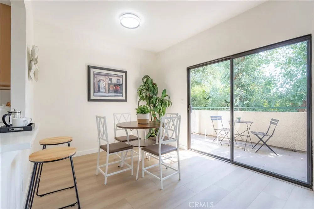 484 S Euclid #202 Pasadena, CA 91101