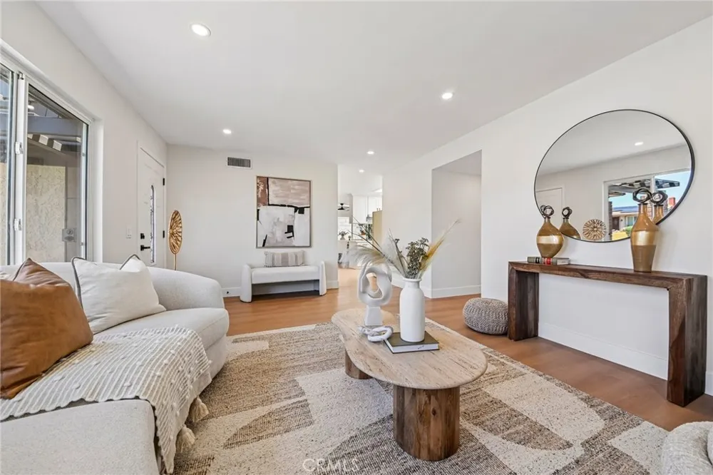 25141 Madeira Laguna Hills, CA 92653