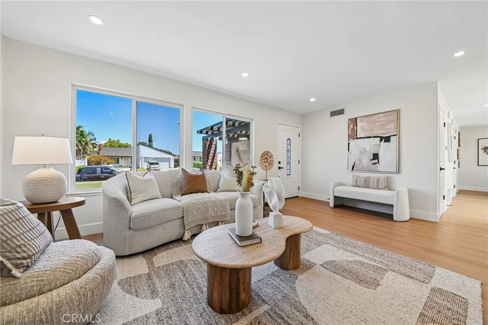 25141 Madeira Laguna Hills, CA 92653