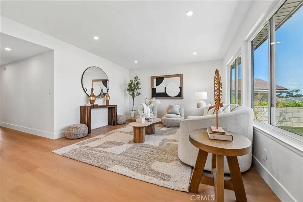 25141 Madeira Laguna Hills, CA 92653