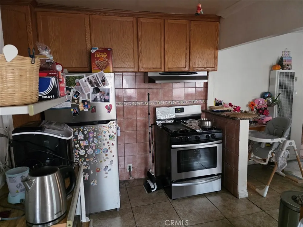 668 Clela Los Angeles, CA 90022