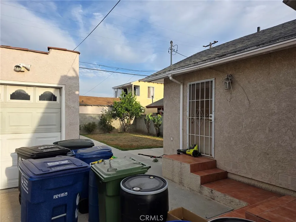 668 Clela Los Angeles, CA 90022