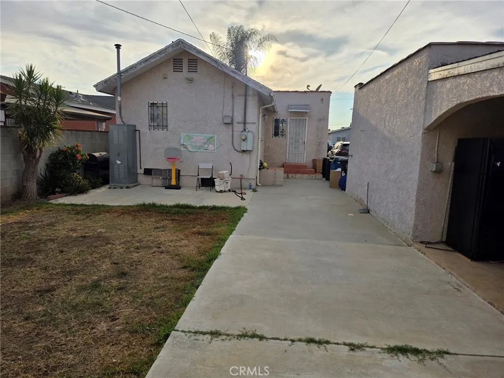 668 Clela Los Angeles, CA 90022