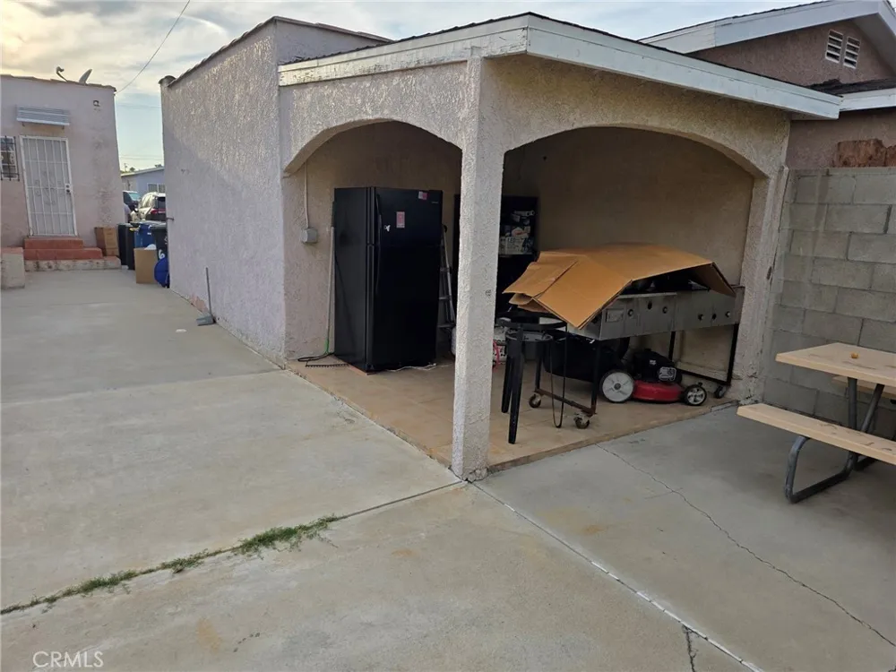 668 Clela Los Angeles, CA 90022