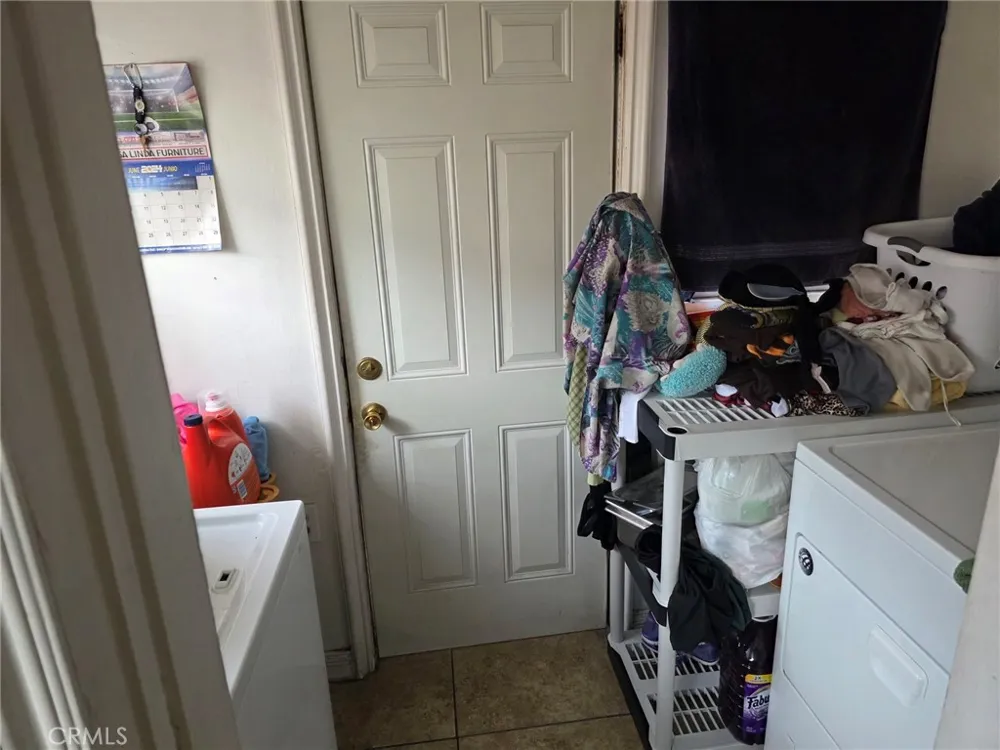 668 Clela Los Angeles, CA 90022