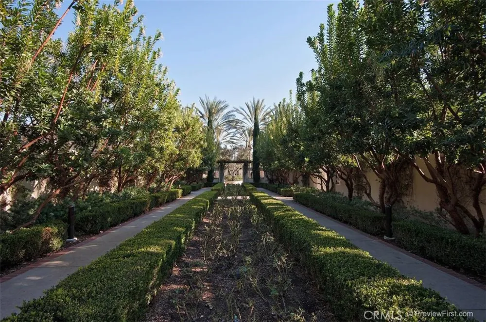 45 Iceberg Rose Irvine, CA 92620