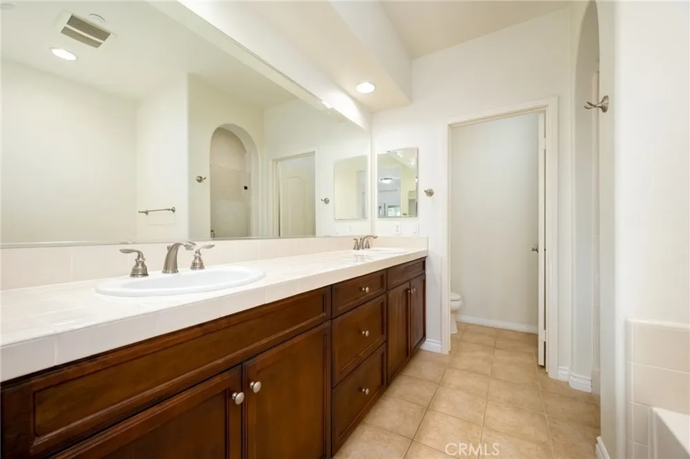 45 Iceberg Rose Irvine, CA 92620