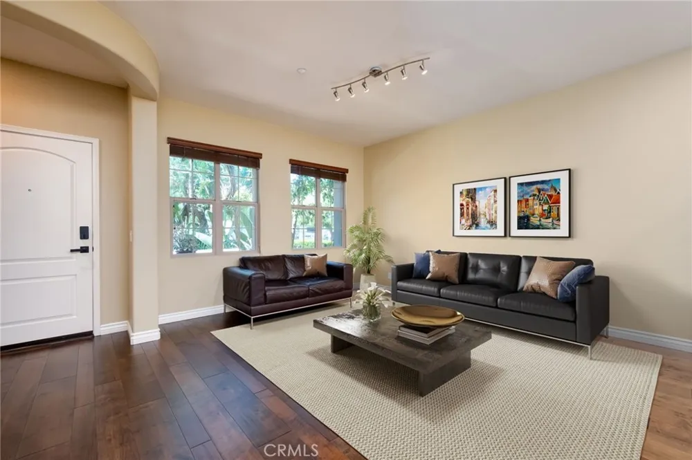 45 Iceberg Rose Irvine, CA 92620