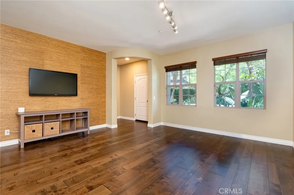 45 Iceberg Rose Irvine, CA 92620