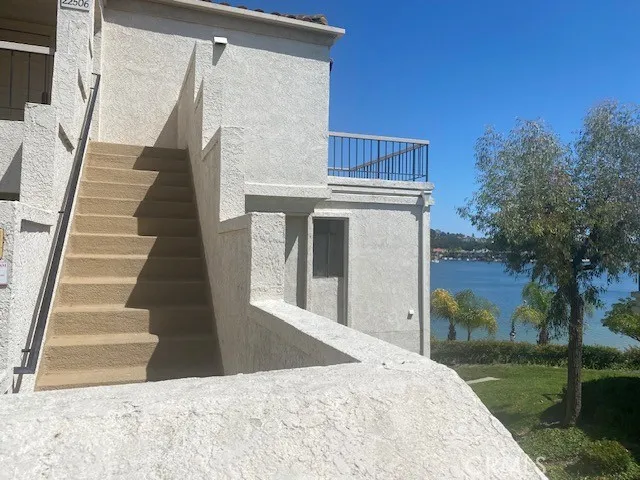 22506 Formentor Mission Viejo, CA 92692