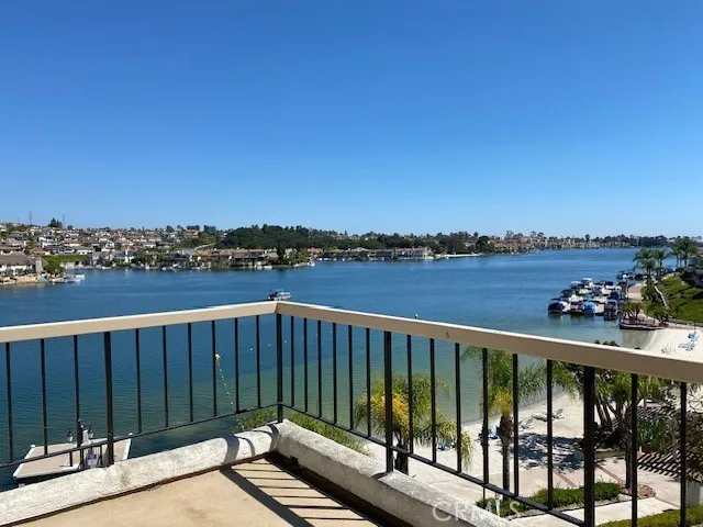 22506 Formentor Mission Viejo, CA 92692