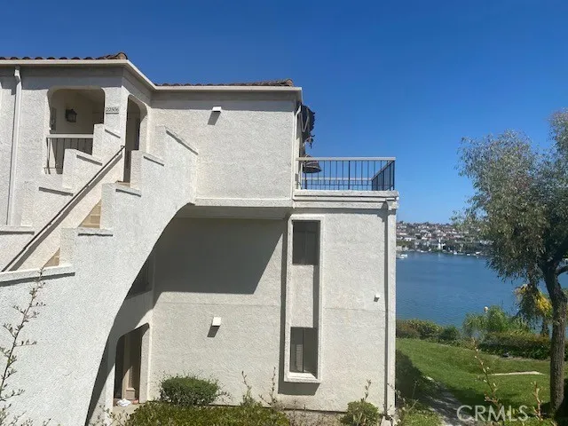 22506 Formentor Mission Viejo, CA 92692