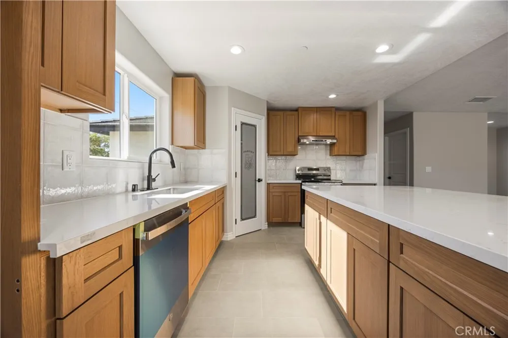 18427 Talisman Hesperia, CA 92345