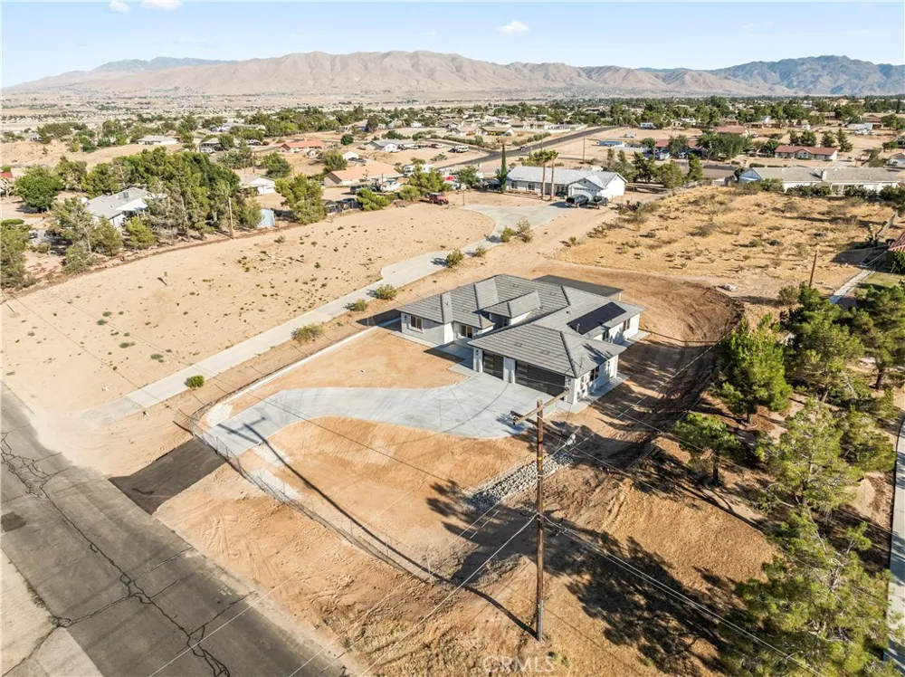 18427 Talisman Hesperia, CA 92345