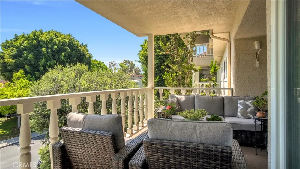 2401 Via Mariposa W #2A Laguna Woods, CA 92637