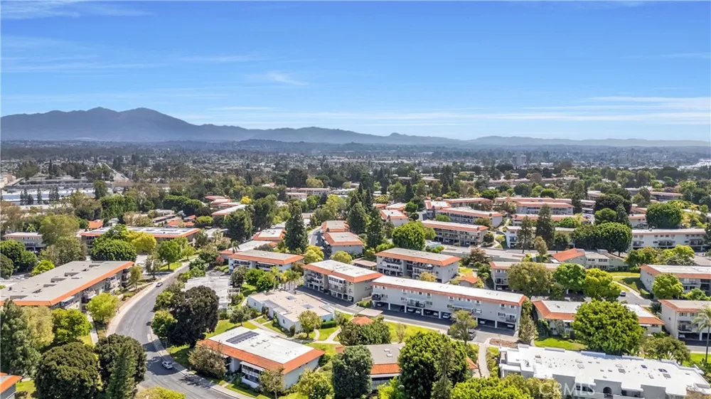2401 Via Mariposa W #2A Laguna Woods, CA 92637