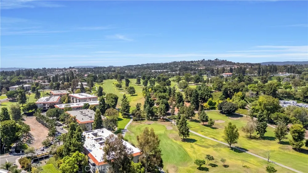 2401 Via Mariposa W #2A Laguna Woods, CA 92637