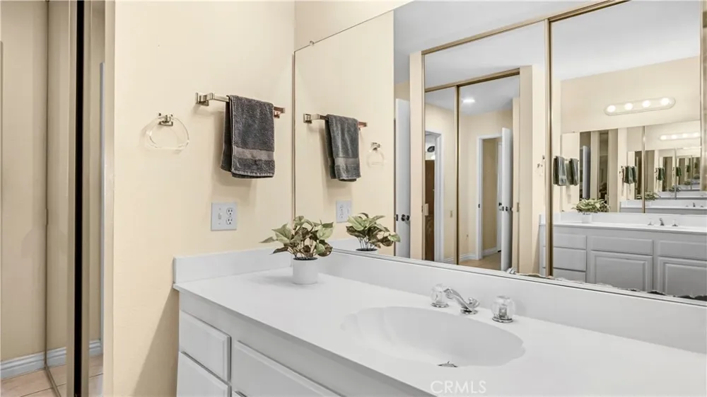2401 Via Mariposa W #2A Laguna Woods, CA 92637
