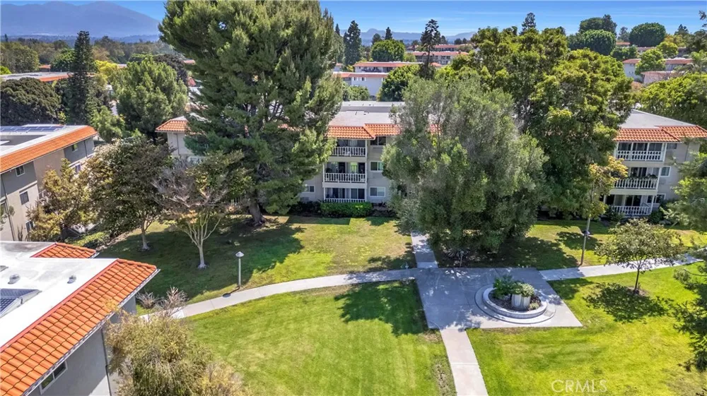 2401 Via Mariposa W #2A Laguna Woods, CA 92637