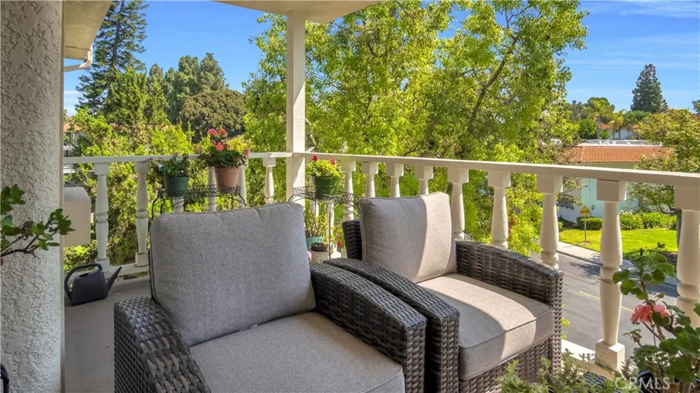 2401 Via Mariposa W #2A Laguna Woods, CA 92637