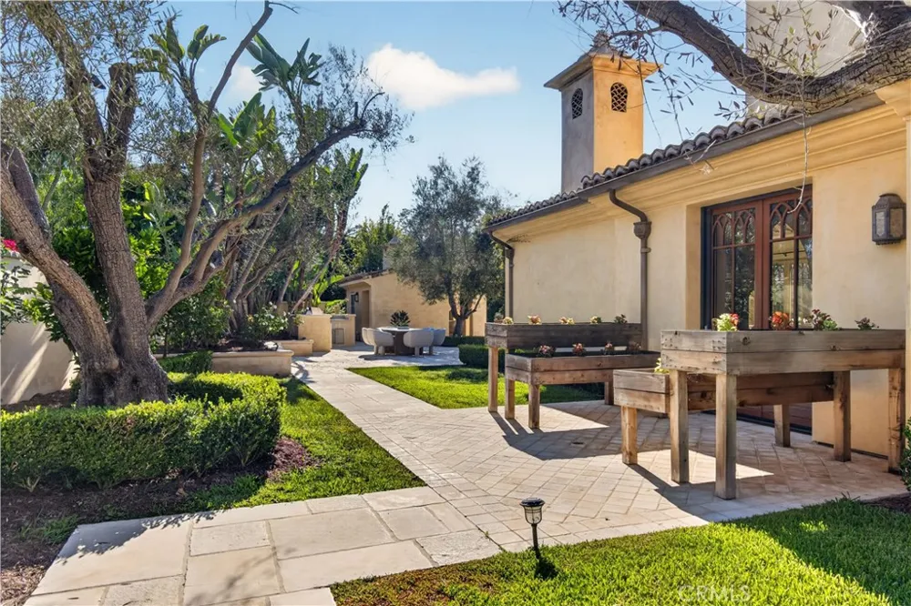 98 Canyon Crk Irvine, CA 92603
