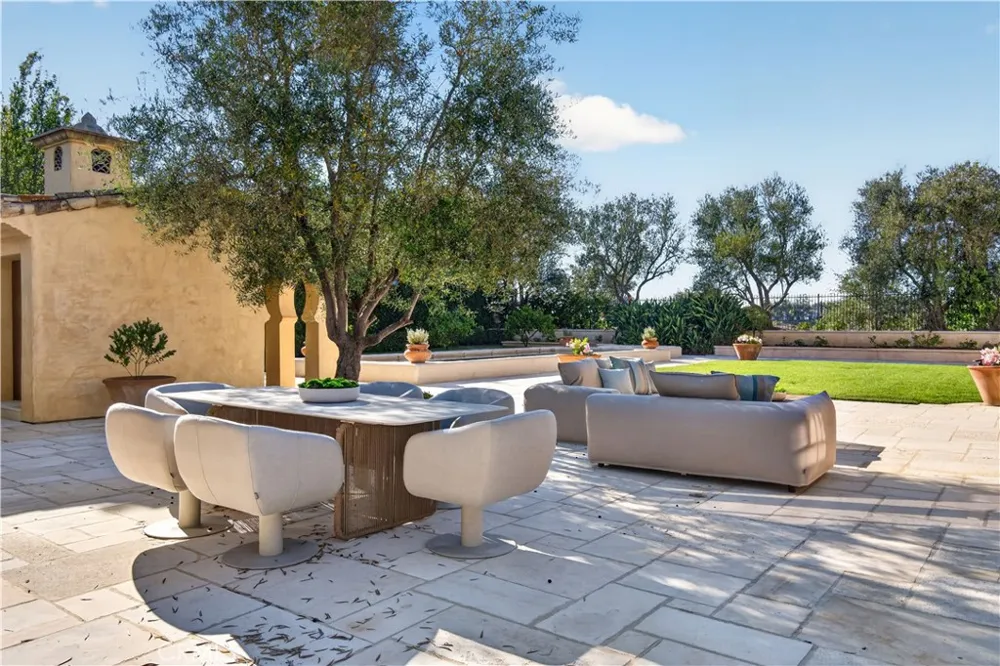 98 Canyon Crk Irvine, CA 92603