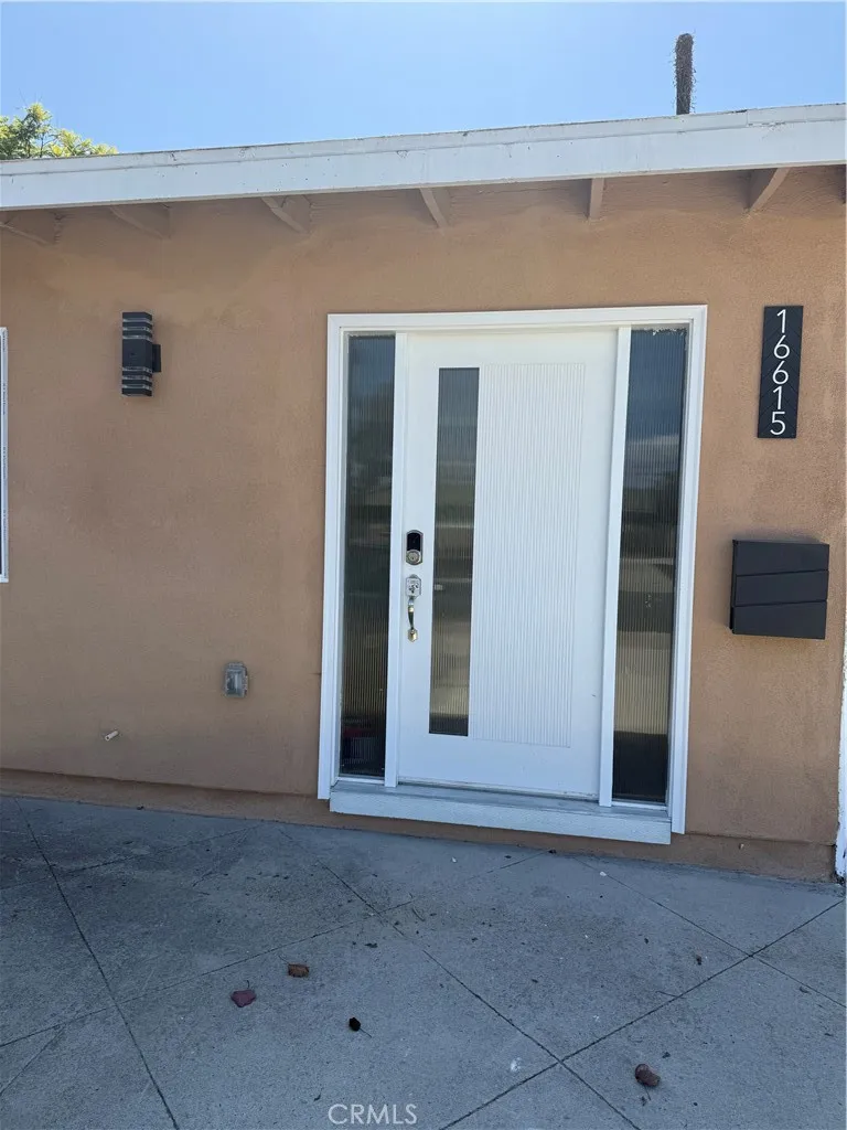 16615 Lucia Huntington Beach, CA 92647