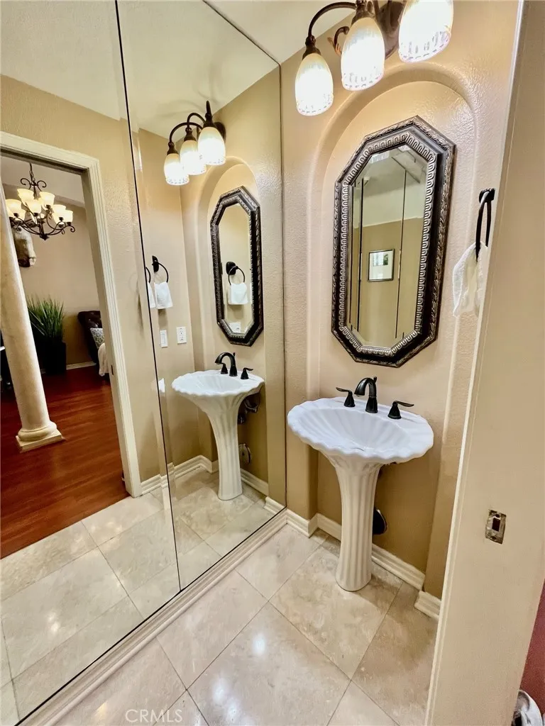 26465 La Traviata Laguna Hills, CA 92653