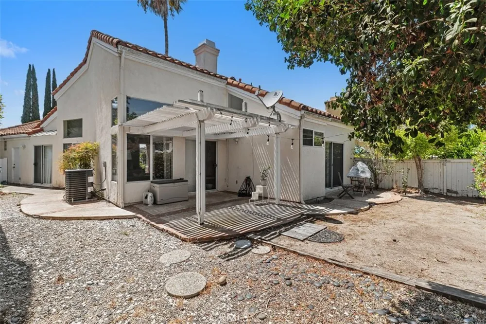 7 Del Perlatto Irvine, CA 92614