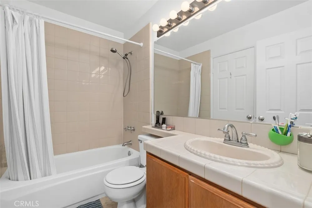 7 Del Perlatto Irvine, CA 92614