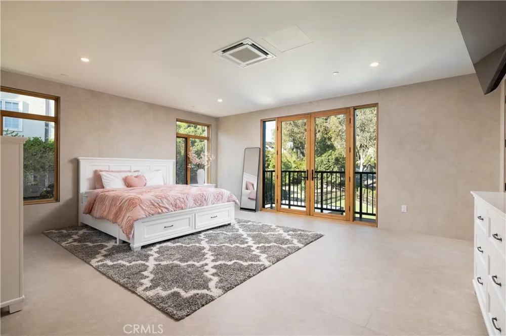 26432 Broken Bit Laguna Hills, CA 92653