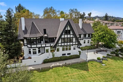 182 S Orange Grove