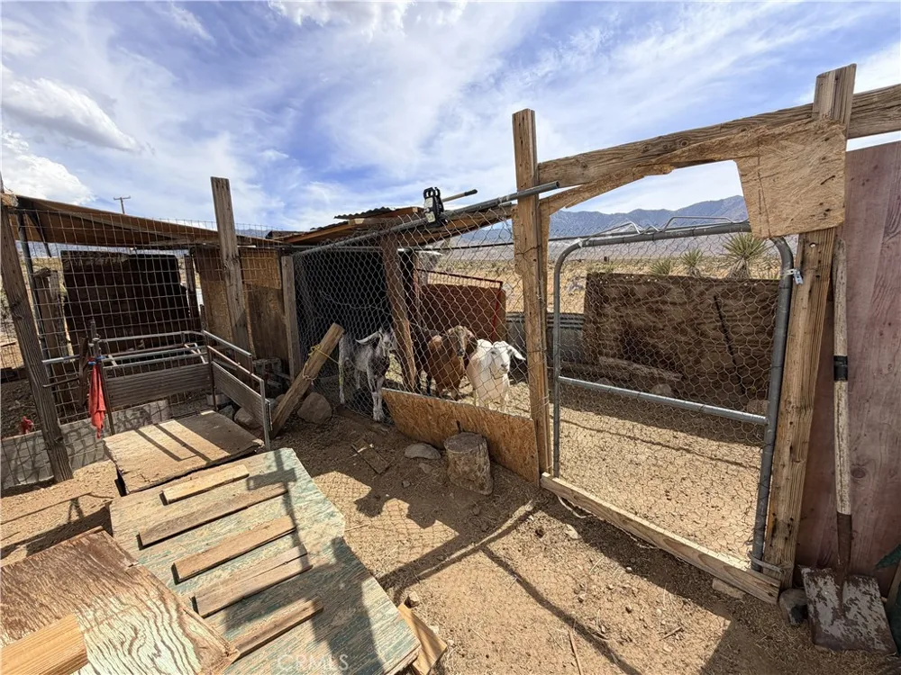 31077 Azurite Lucerne Valley, CA 92356