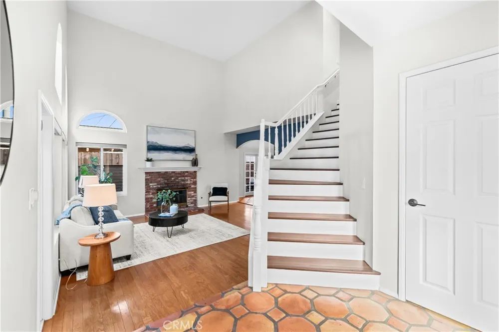 208 Calabria Court Costa Mesa, CA 92627