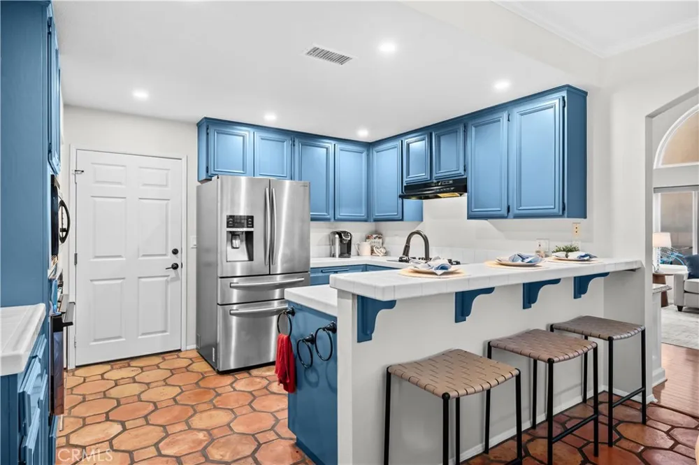 208 Calabria Court Costa Mesa, CA 92627