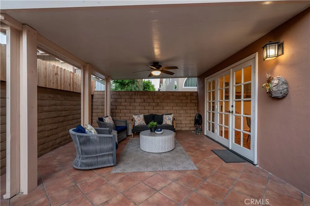 208 Calabria Court Costa Mesa, CA 92627