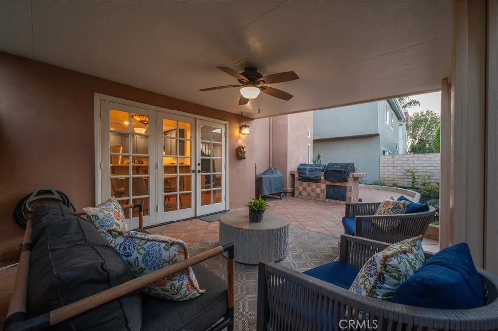 208 Calabria Court Costa Mesa, CA 92627