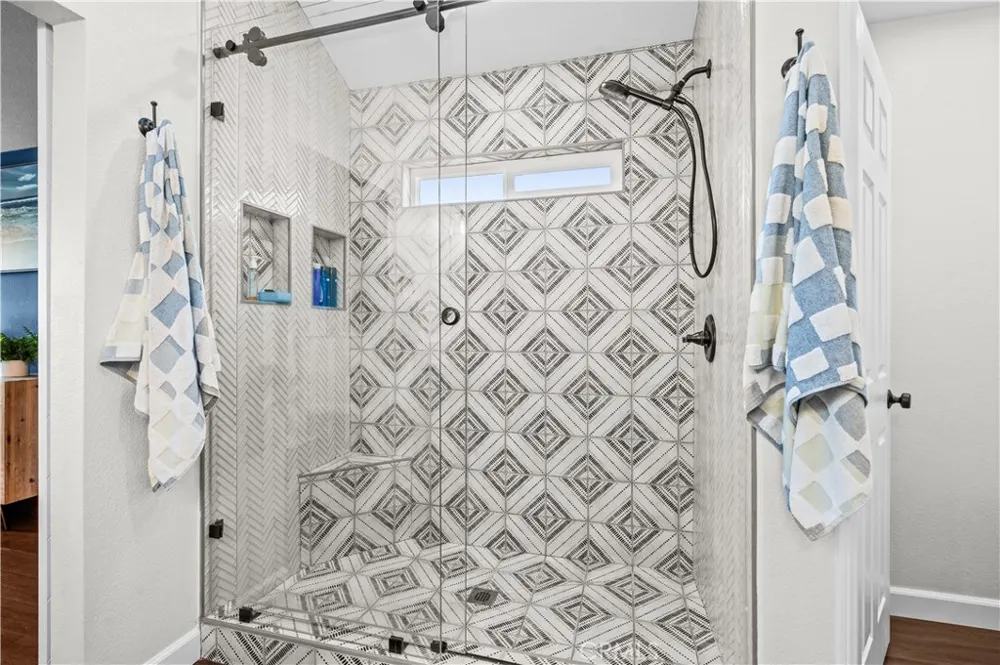 208 Calabria Court Costa Mesa, CA 92627