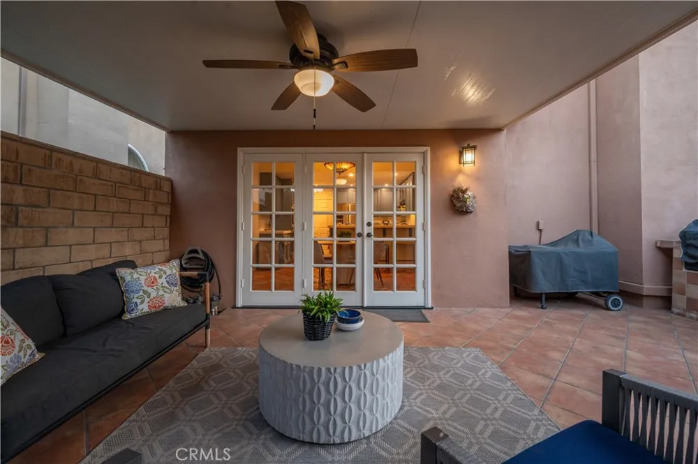 208 Calabria Court Costa Mesa, CA 92627