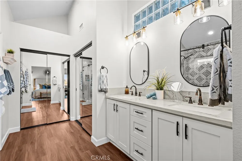 208 Calabria Court Costa Mesa, CA 92627