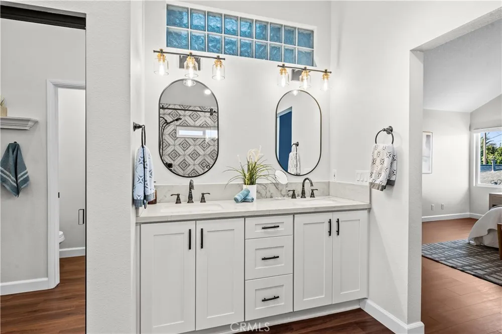 208 Calabria Court Costa Mesa, CA 92627