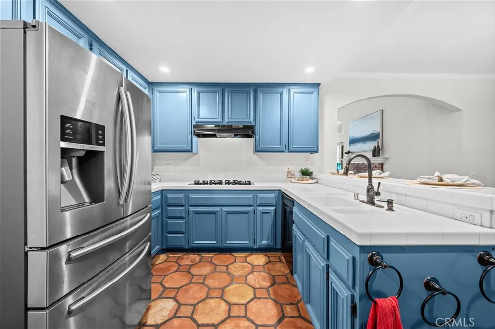 208 Calabria Court Costa Mesa, CA 92627