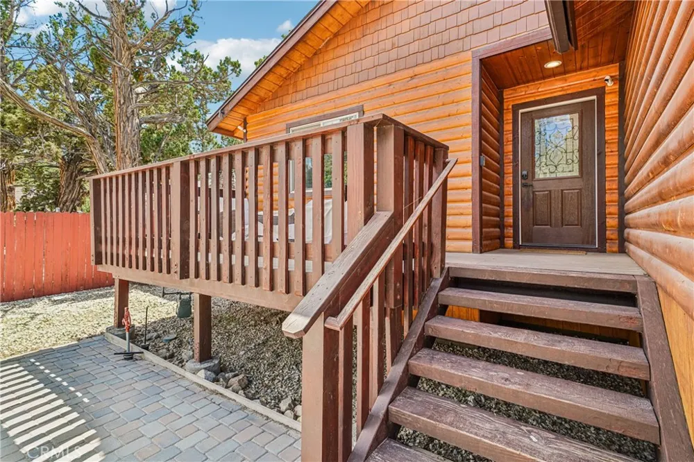933 Spruce Big Bear City, CA 92314