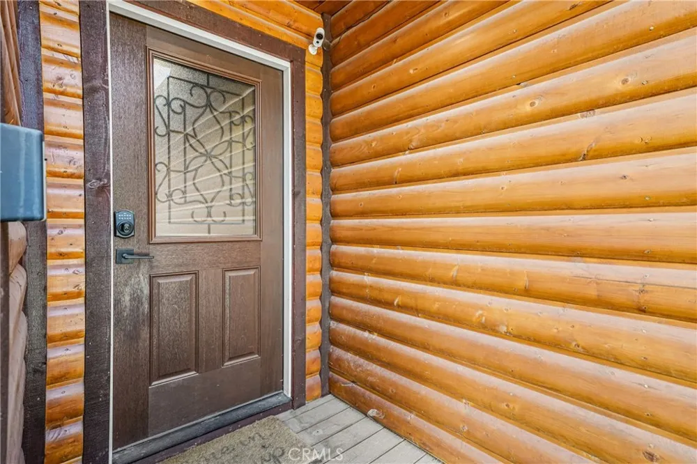 933 Spruce Big Bear City, CA 92314