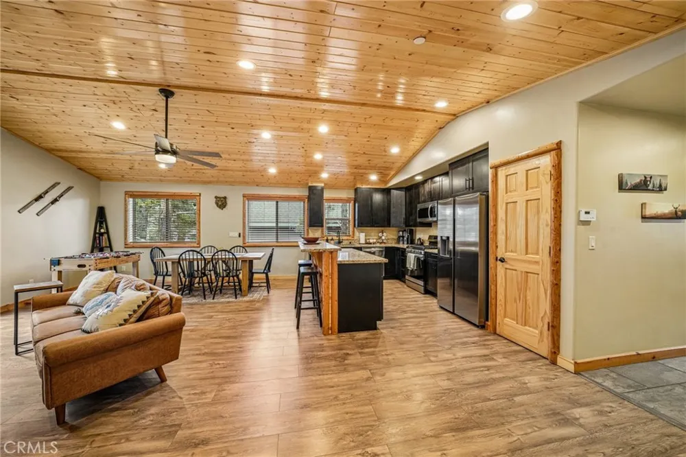 933 Spruce Big Bear City, CA 92314