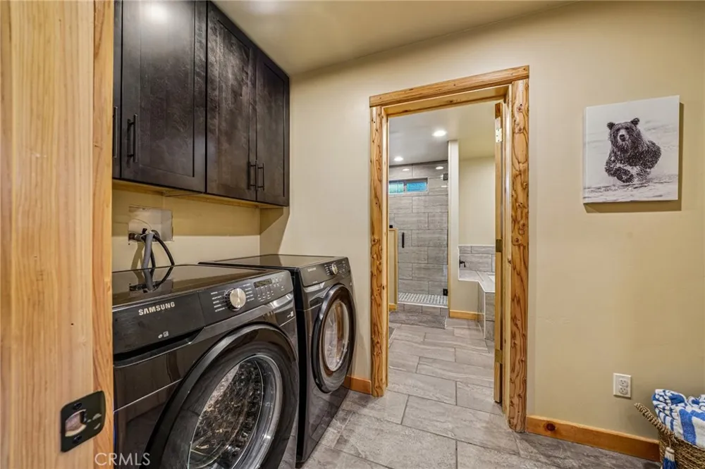 933 Spruce Big Bear City, CA 92314